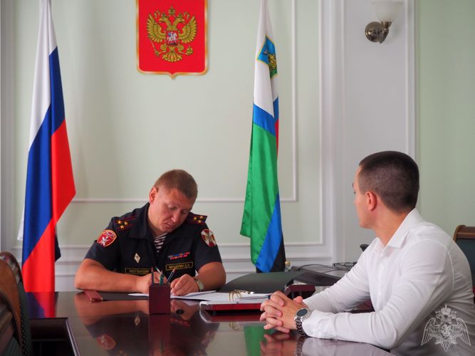 В Белгороде начальник областного Управления Росгвардии провел личный приём граждан