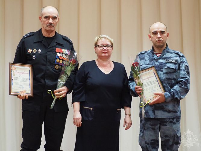 В Белгороде руководство Росгвардии приняло участие в литературно-музыкальном вечере «Чествуем Героев сегодня – гордимся Вами всегда»
