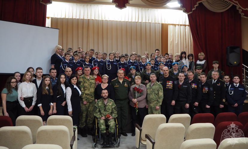 В Белгороде руководство Росгвардии приняло участие в литературно-музыкальном вечере «Чествуем Героев сегодня – гордимся Вами всегда»