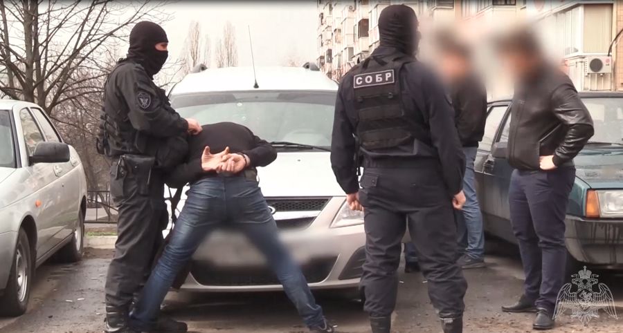 В Белгородской области сотрудники СОБР Росгвардии совместно с полицейскими задержали подозреваемых в хищении денежных средств из банкоматов