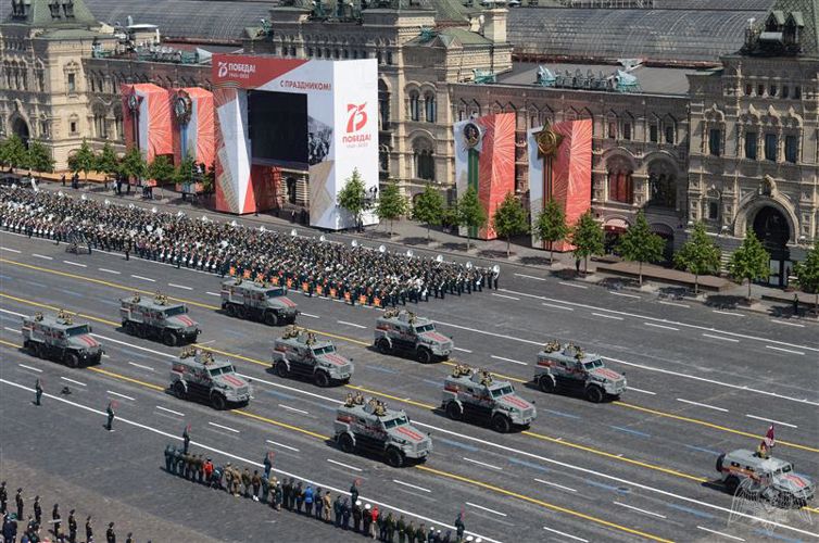 Военнослужащие Росгвардии приняли участие в военном параде на Красной площади, посвященном 75-й годовщине Победы в Великой Отечественной войне