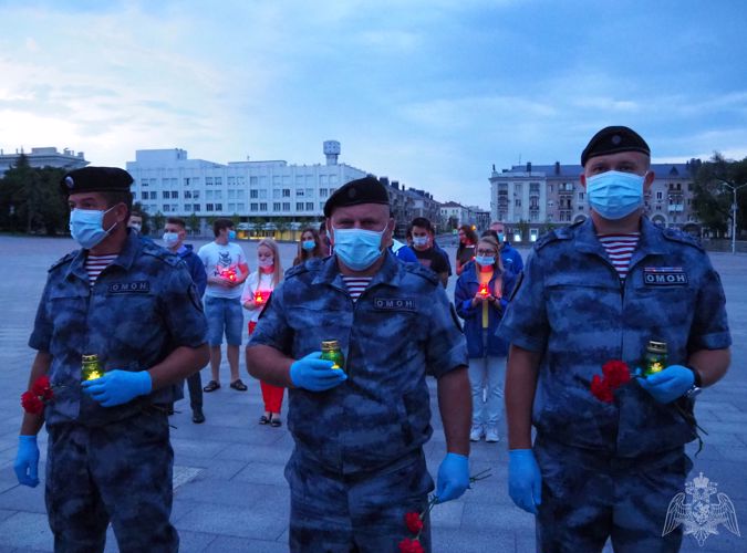 Белгородские росгвардейцы приняли участие в патриотической акции «Свеча памяти»