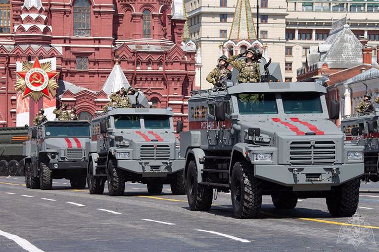 Военнослужащие Росгвардии приняли участие в военном параде на Красной площади, посвященном 75-й годовщине Победы в Великой Отечественной войне