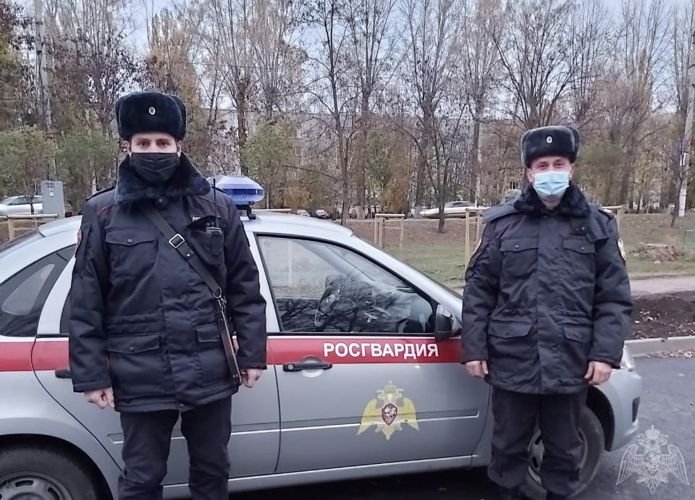 Белгородские росгвардейцы задержали двух граждан, подозреваемый в сбыте наркотических средств