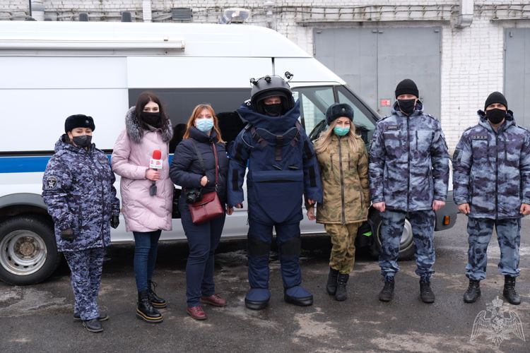 Белгородские журналисты познакомились со спецификой работы инженерной службы Росгвардии