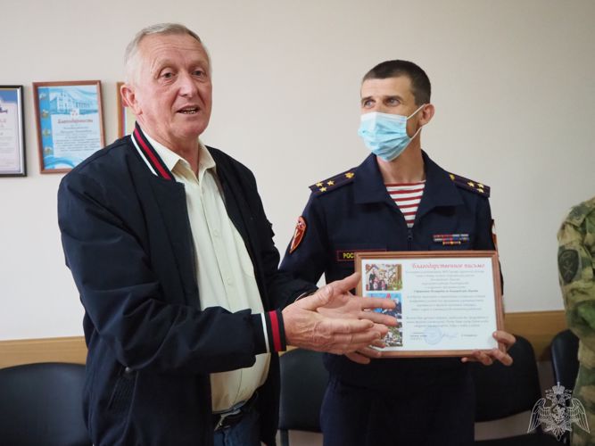 Белгородские росгвардейцы провели благотворительную акцию для воспитанников Центра социальной помощи «Семья»