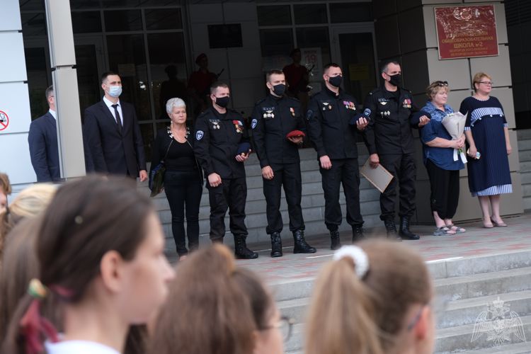 В Белгородской области почтили память сотрудника СОБР Геннадия Мишенина, погибшего при исполнении служебного долга
