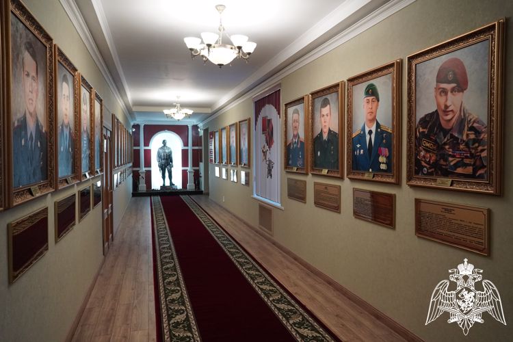Галерея Героев Отечества с портретом ветерана белгородского ОМОН, Героя России Вячеслава Воробьева открыта в Центральном округе войск национальной гвардии