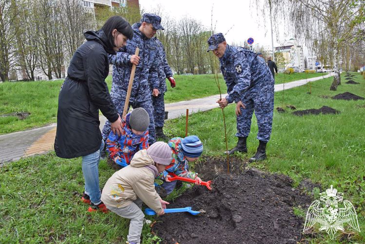 Белгородские росгвардейцы присоединились к международной патриотической акции «Сад памяти»