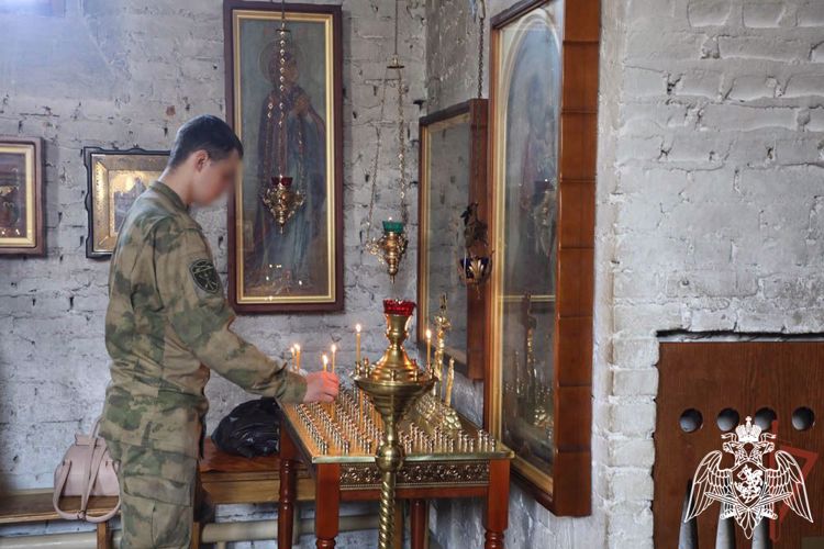 Выполняющие задачи специальной военной операции росгвардейцы посетили святые места Белгородчины