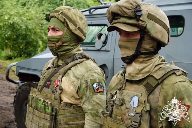 Государственные награды вручили росгвардейцам в Харьковской области