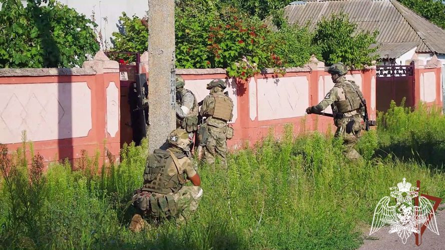 Военнослужащие Росгвардии в Запорожской области задержали вооруженного пособника ВСУ 