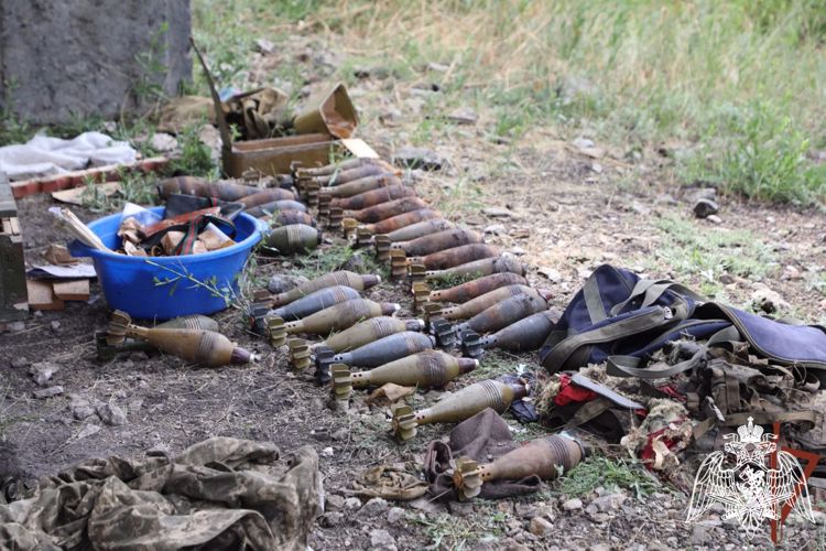 Большое количество оружия и боеприпасов националистов обнаружили росгвардейцы при выполнении задач в ЛНР