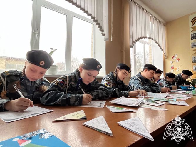Подшефные Росгвардии из Белгорода поздравили участников спецоперации с Новым годом(видео)