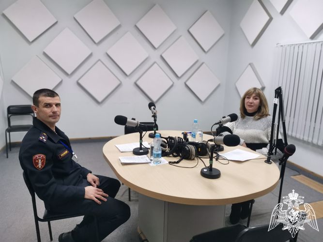 Заместитель начальника Управления Росгвардии по Белгородской области полковник полиции Алексей Арбузов стал гостем  эфира радио  «России-Белгород» в преддверии Дня защитника Отечества