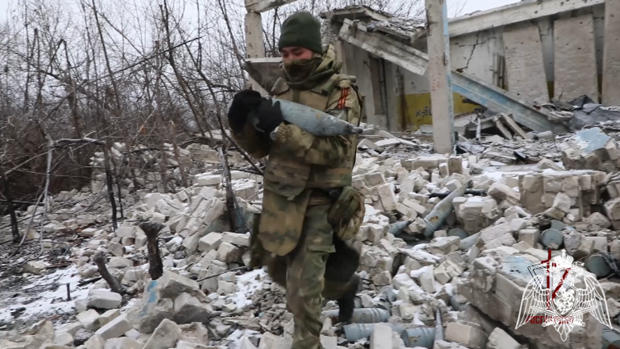 Росгвардейцы обнаружили замаскированные схроны боевиков