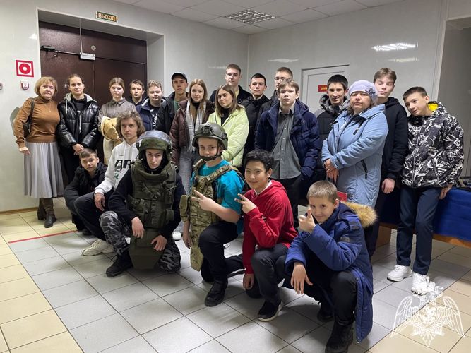 СОБР «Белогор» провел урок мужества для белгородских школьников