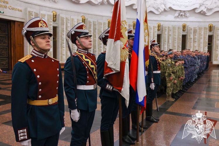 Директор Росгвардии генерал армии Виктор Золотов вручил офицерам ведомства Золотые Звезды Героев России в День войск национальной гвардии