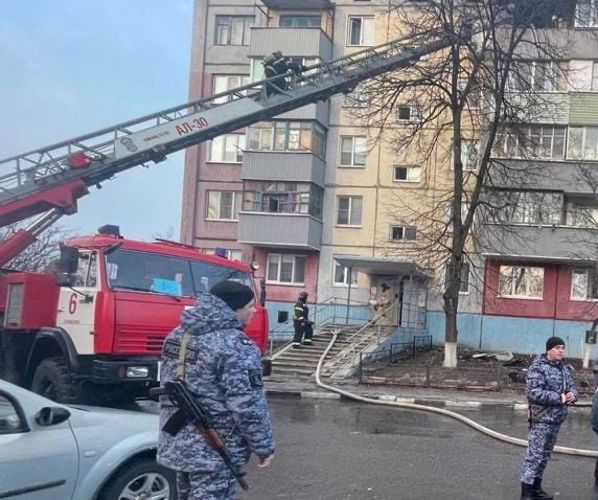 Росгвардейцы эвакуировали людей из пожара в Белгородской области