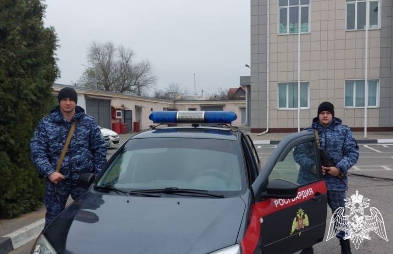 Белгородские росгвардейцы задержали подозреваемого в совершении кражи и  гражданина, находившегося в оперативном розыске