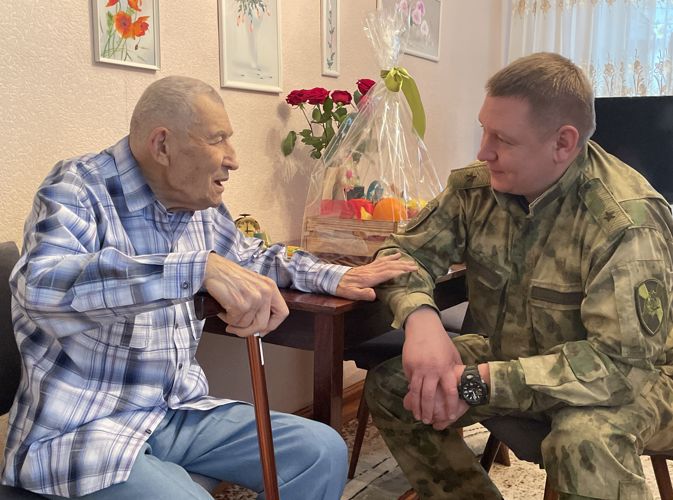 Руководитель Управления Росгвардии по Белгородской области поздравил ветерана Великой Отечественной войны с 99-летием