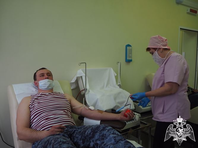 Белгородские росгвардейцы приняли участие в донорской акции «От сердца к сердцу» 