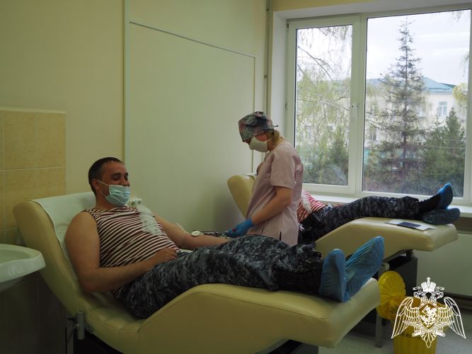 Белгородские росгвардейцы приняли участие в донорской акции «От сердца к сердцу» 