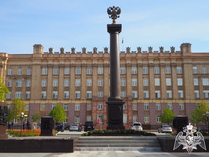 Начальник регионального управления Росгвардии генерал-майор полиции Дмитрий Мещерин принял участие в памятных мероприятиях, посвященных годовщине присвоения Белгороду звания «Город воинской славы»