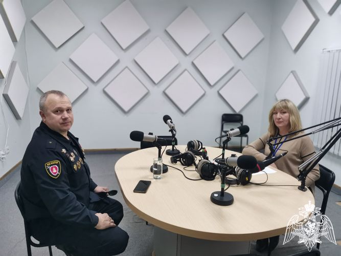Очередной выпуск программы «Росгвардия. Актуально» в эфире радио "России-Белгород" посвятили Дню ветеранов органов внутренних дел и внутренних войск