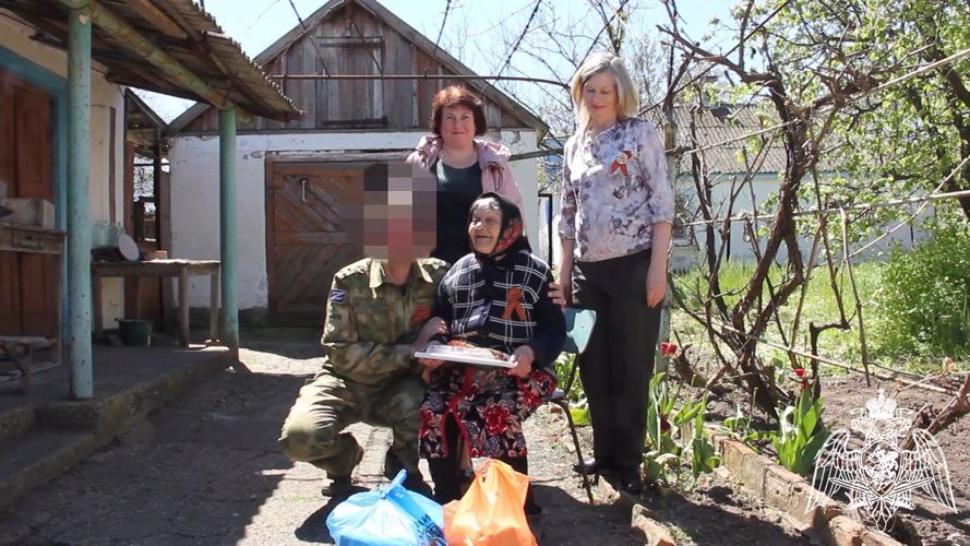 Росгвардейцы в канун Дня Победы навестили ветеранов Великой Отечественной войны в Херсонской области (Видео)