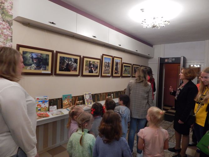 В Белгороде проходит фотовыставка  «Росгвардия. Хранители спокойствия»