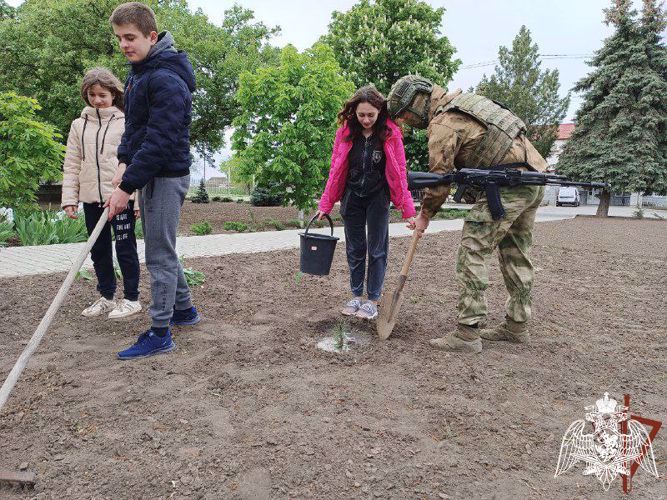 Росгвардейцы в Запорожской и Херсонской областях провели ряд посвященных Великой Победе мероприятий