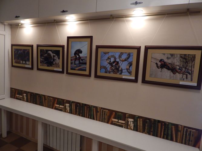 В Белгороде проходит фотовыставка  «Росгвардия. Хранители спокойствия»