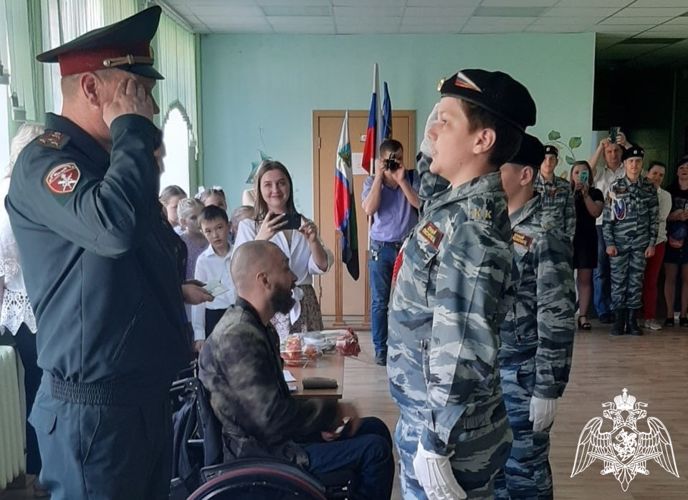Белгородские росгвардейцы  приняли присягу у подшефных учащихся кадетских классов