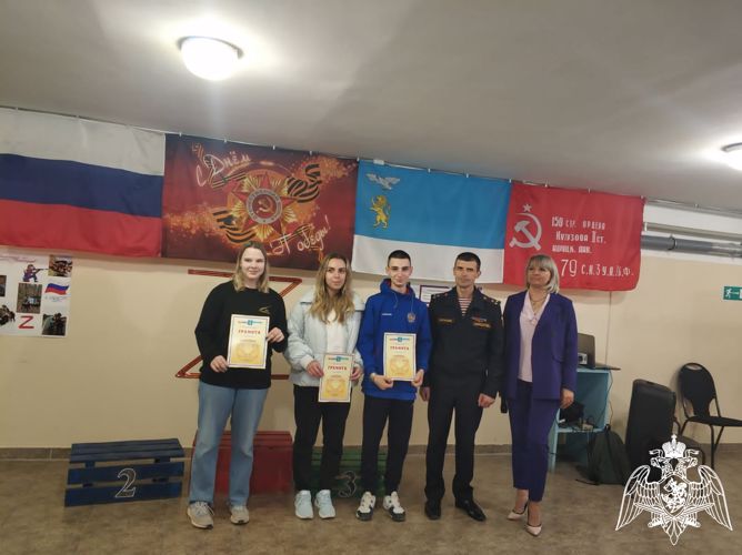 Заместитель начальника Управления Росгвардии по Белгородской области наградил победителей открытого первенства по пулевой стрельбе