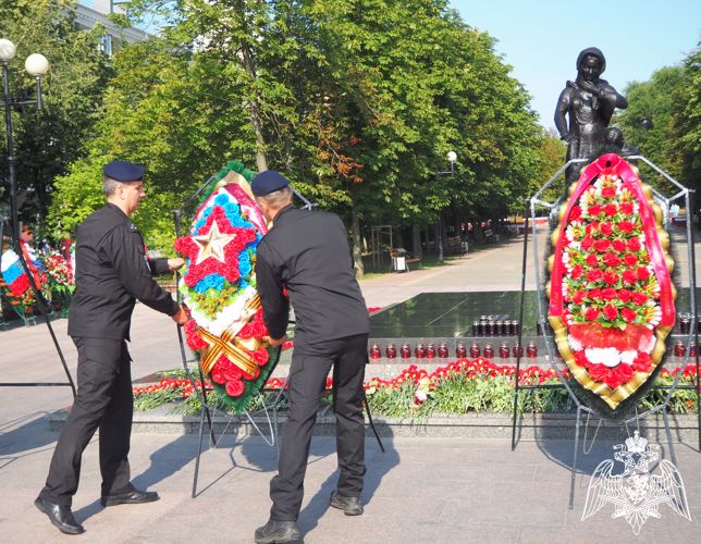 Белгородские росгвардейцы приняли участие в памятных мероприятиях, посвященных Дню памяти и скорби