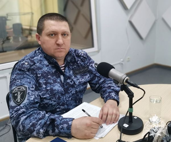 Офицер Росгвардии в эфире радио «России-Белгород» напомнил владельцам оружия об изменениях в законодательстве
