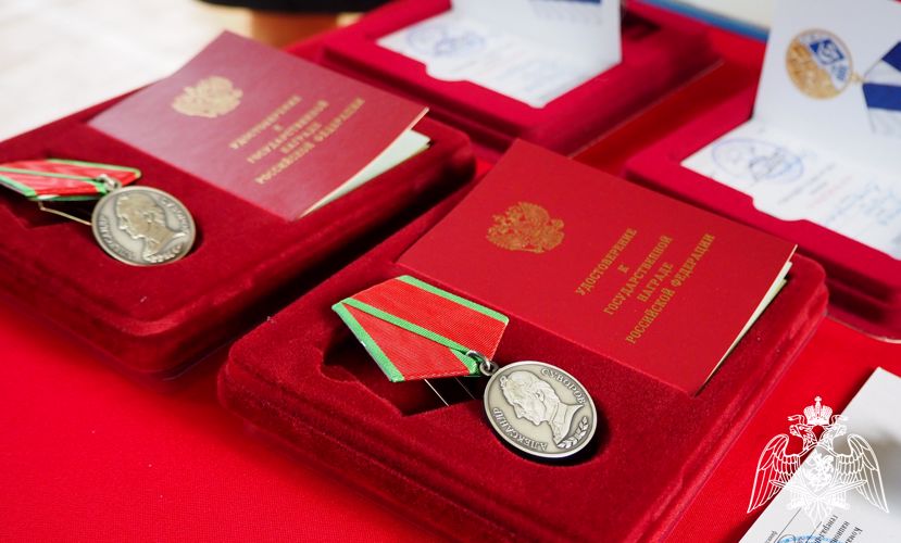 Начальник Управления Росгвардии по Белгородской области вручил госнаграды военнослужащим ведомства