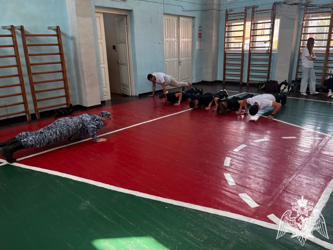Росгвардейцы провели «урок мужества» с белгородскими школьниками