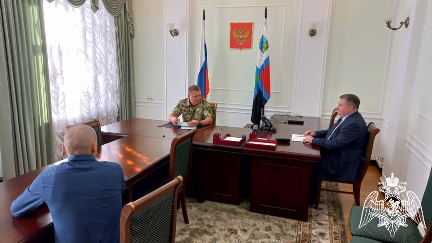 В Белгороде руководитель регионального  управления Росгвардии ответил на вопросы граждан  в общественной приемной Президента России