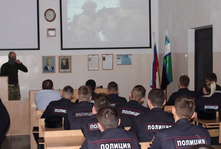 Офицеры СОБР «Белогор» Росгвардии провели круглый стол с курсантами Белгородского юридического института МВД  России имени И.Д. Путилина