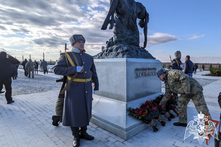 Мемориал «Незаживающая рана» открыли при участии росгвардейцев под Луганском
