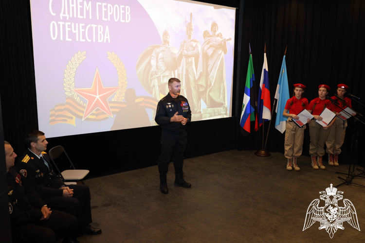 Белгородские росгвардейцы приняли участие в круглом столе «Время правды», приуроченном ко Дню героев Отечества