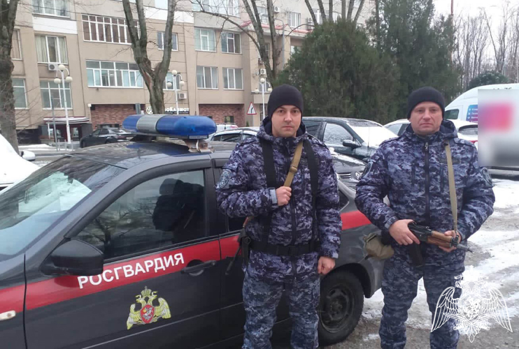 В г. Белгороде сотрудники вневедомственной охраны Росгвардии задержали  подозреваемого  в совершении кражи из супермаркета