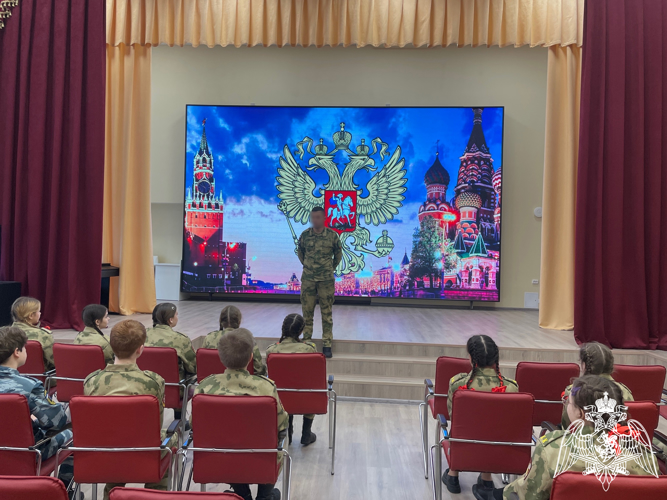 Уроки профориентации проводят росгвардейцы в Белгородской области