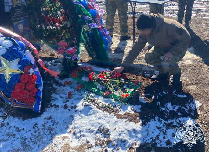 Офицеры СОБР «Белогор» Росгвардии почтили память боевого товарища