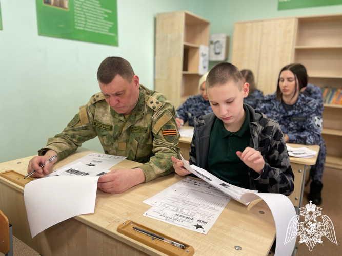 «Диктант Победы» написали росгвардейцы в Белгородской области