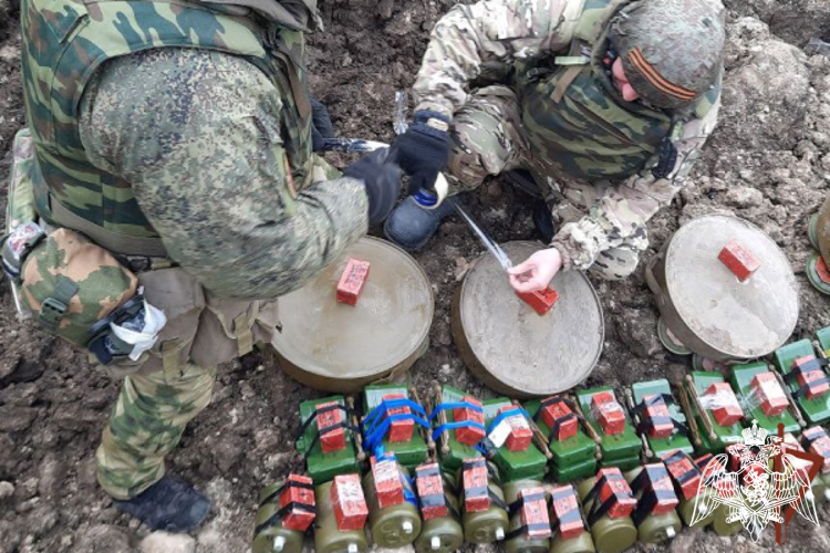 Росгвардейцы уничтожили более 1500 изъятых из схронов ВСУ боеприпасов