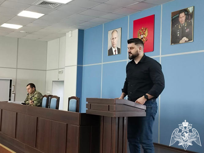 В Белгороде перед росгвардейцами выступил лектор общества «Знание»  
