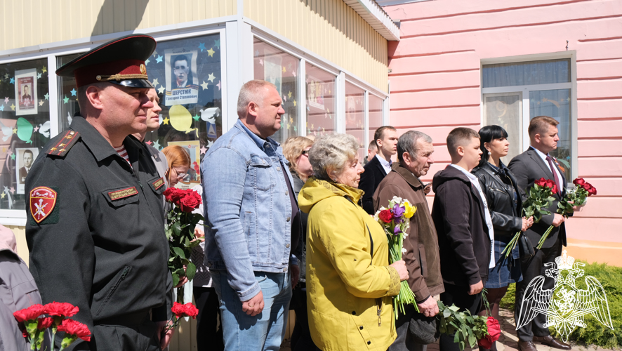 В Белгороде открыли памятную доску погибшему ветерану ОМОН «Острог», участнику СВО Алексею Великих